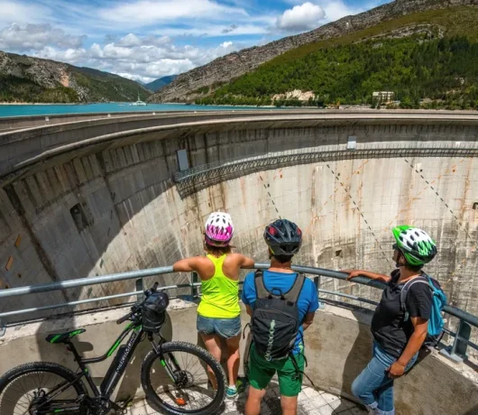 Le Lac de Castillon et son barrage